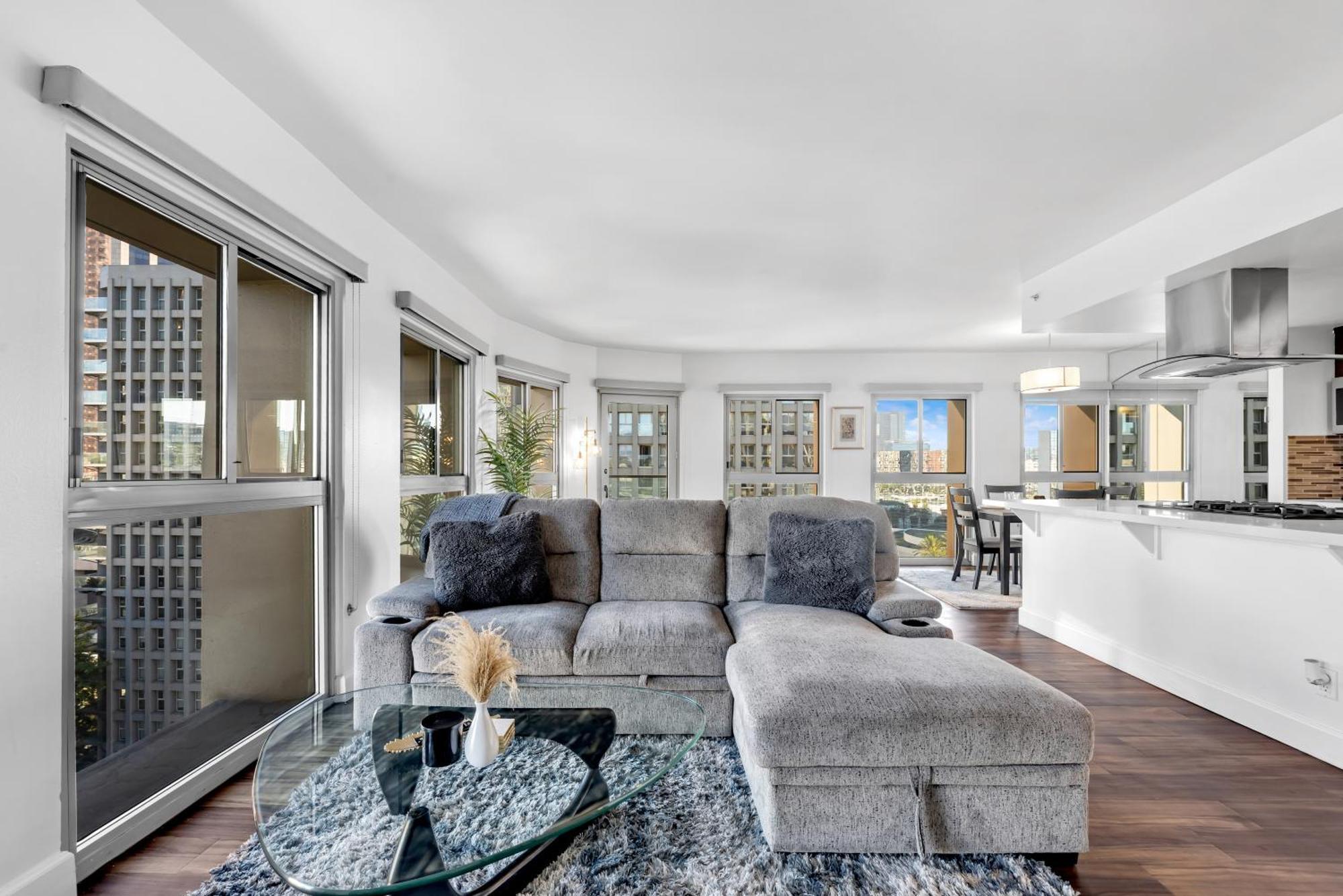 Modern Luxury 2 Bed With Panoramic City Views In Downtown La — Photos 2